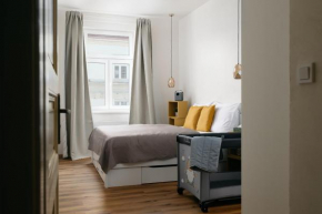 New&Modern home in Vibrant area near Centre!, Prague